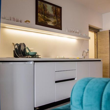 Lucas Central Premium Studios Tiranë Eksteriør bilde