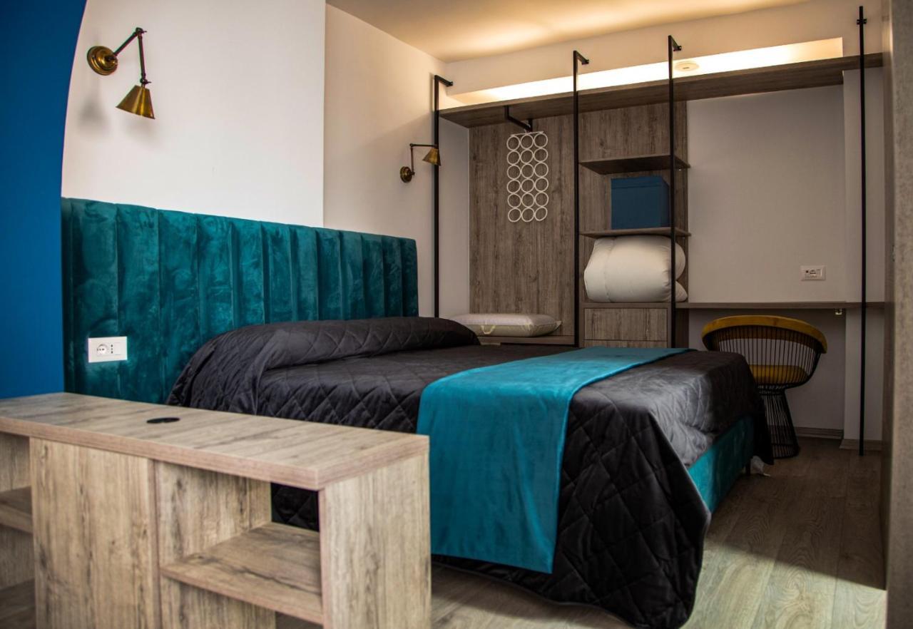 Lucas Central Premium Studios Tiranë Eksteriør bilde