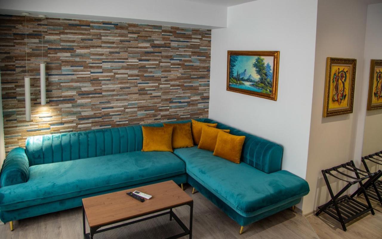 Lucas Central Premium Studios Tiranë Eksteriør bilde